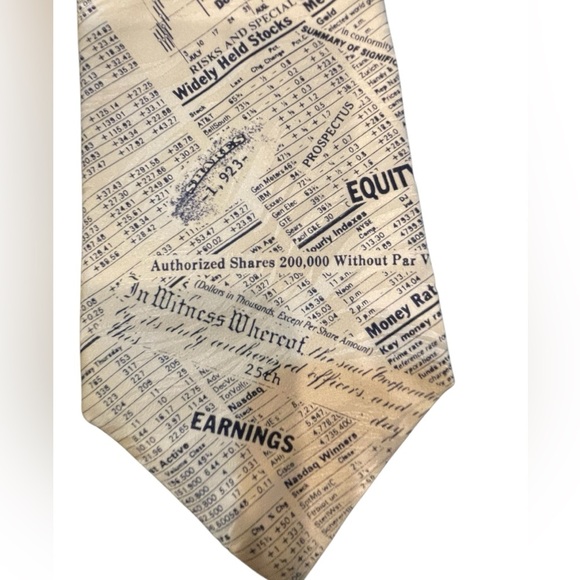 📈📊100% Silk Wall Street themed tie with black & white print. Equity, Earnings… - Picture 5 of 7